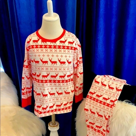 Beautiful Christmas pajama set - Picture 2 of 3